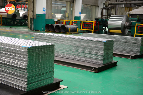 Lightweight Aluminum Checkered Plate 1060 3003 5052 One Third Weight of Steel 1220x2440mm Easy Transport