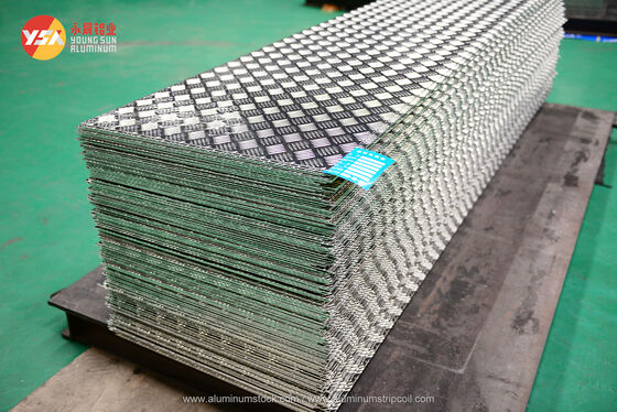 Aluminum Checkered Plate 4x8 1220x2440mm Custom Size 5 Bar Anti Slip Heat Preservation Cutting Service